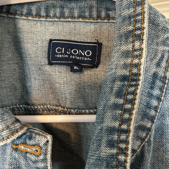 Cropped Jean Jacket - Picture 4 of 4
